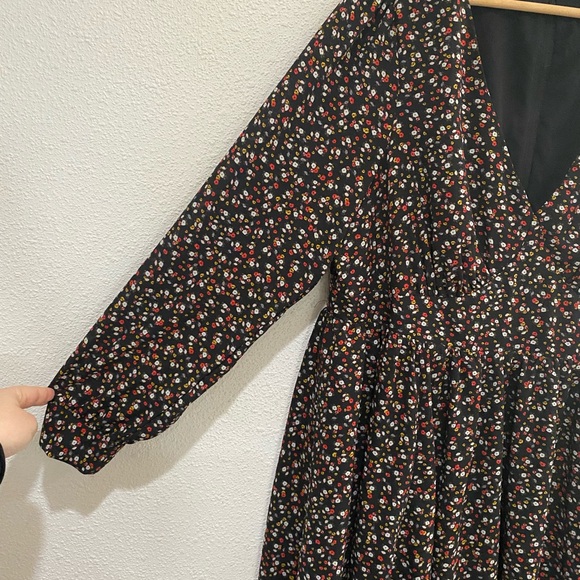 Torrid Long Sleeve Flare Floral Deep V Dress - Picture 4 of 9
